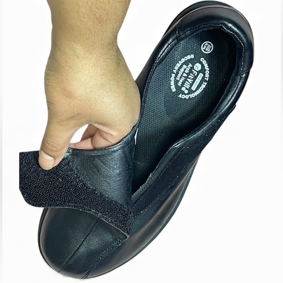 FitVille Women's Diabetic Shoes, Classic Oxford Shoes with Adjustable Strap - Picture 3 of 10